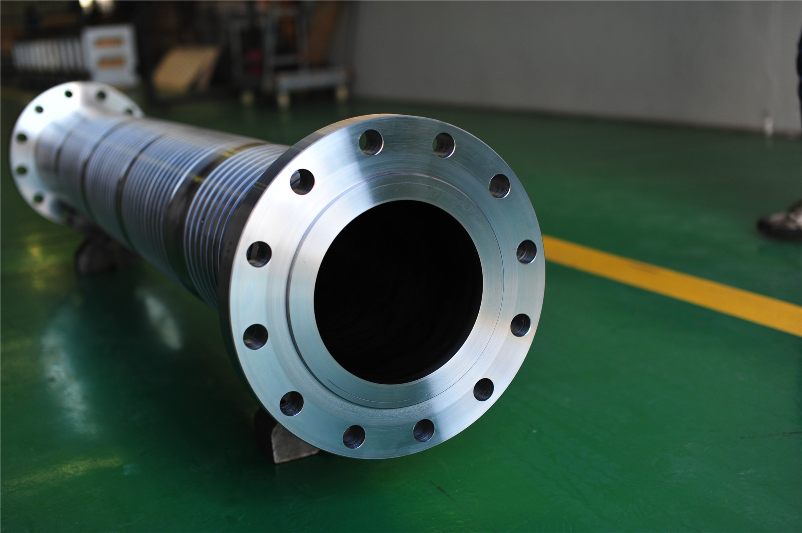 Covid-19, bỏ nó hoặc sống chung với nó!